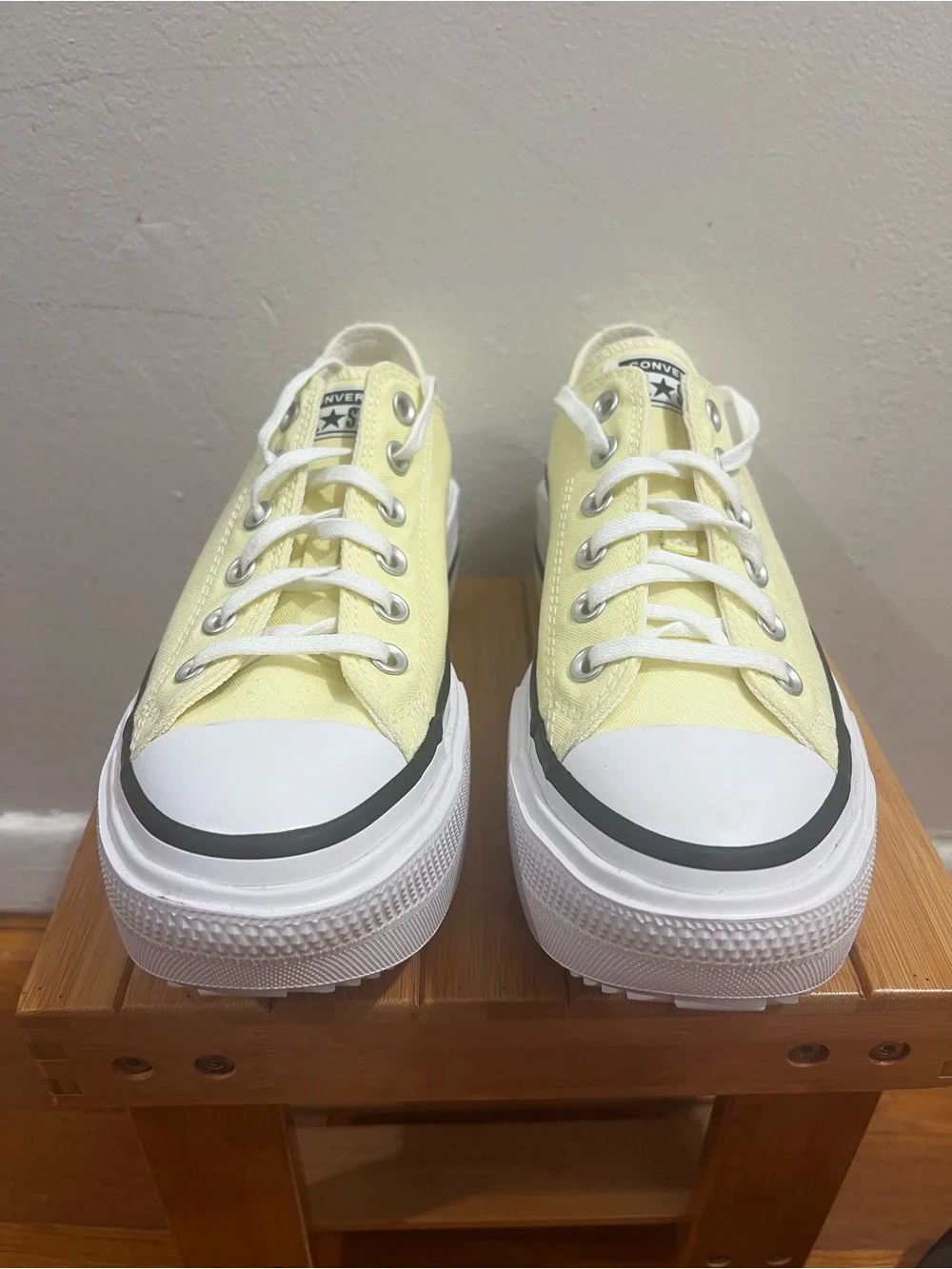 Converse Chuck Taylor All Star Double Stack Platform Sneakers Women’s 9 Yellow